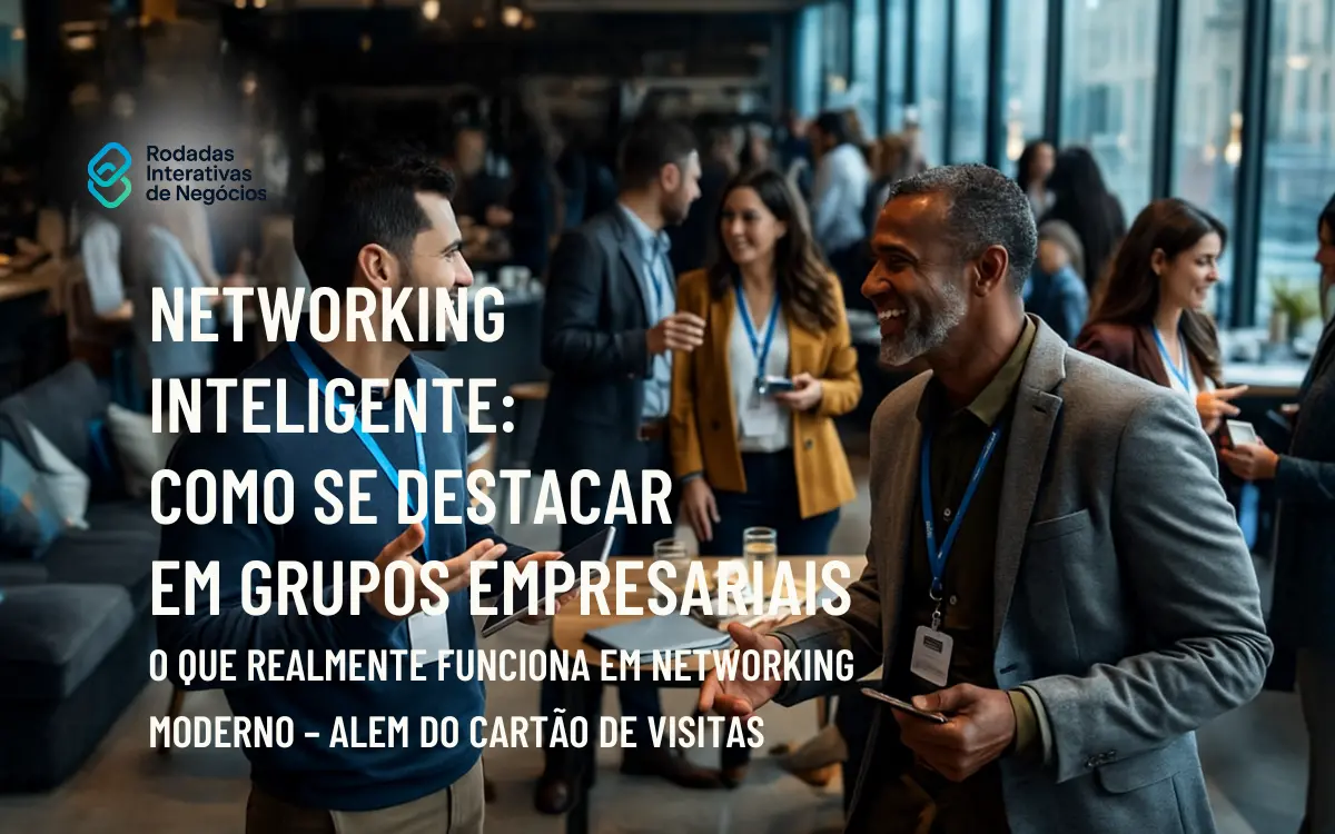  Empreendedores conversando em evento de networking empresarial